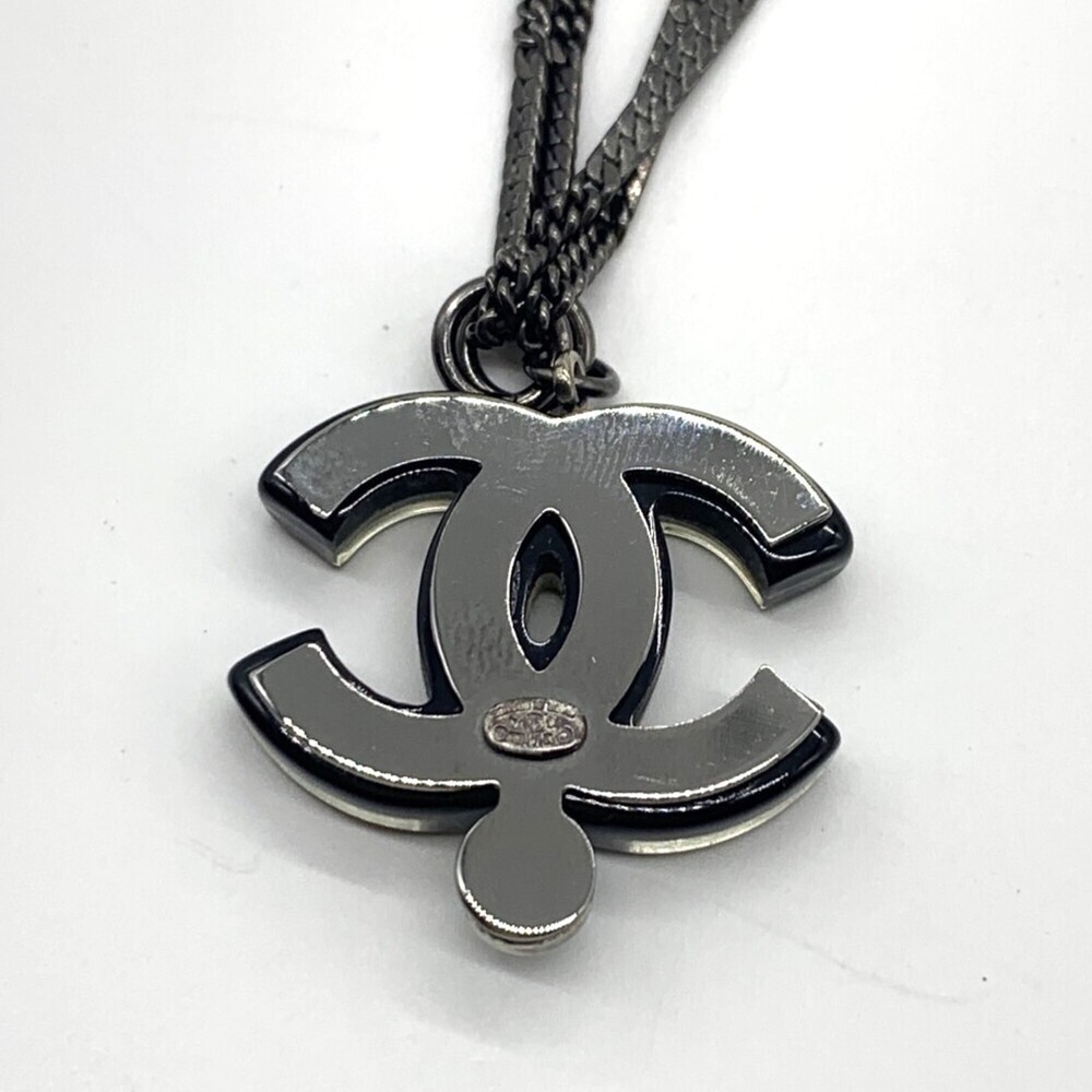 CHANEL Black Pearl Logo Necklace - Picture 4 of 6